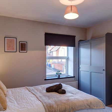 Cosy 2 Bed Home Chesterfield Bagian luar foto