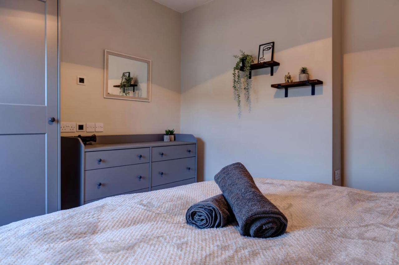 Cosy 2 Bed Home Chesterfield Bagian luar foto