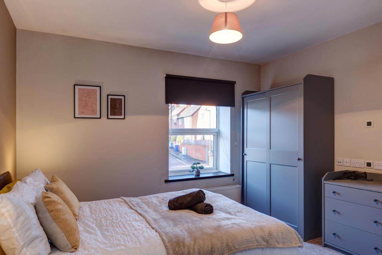 Cosy 2 Bed Home Chesterfield Bagian luar foto