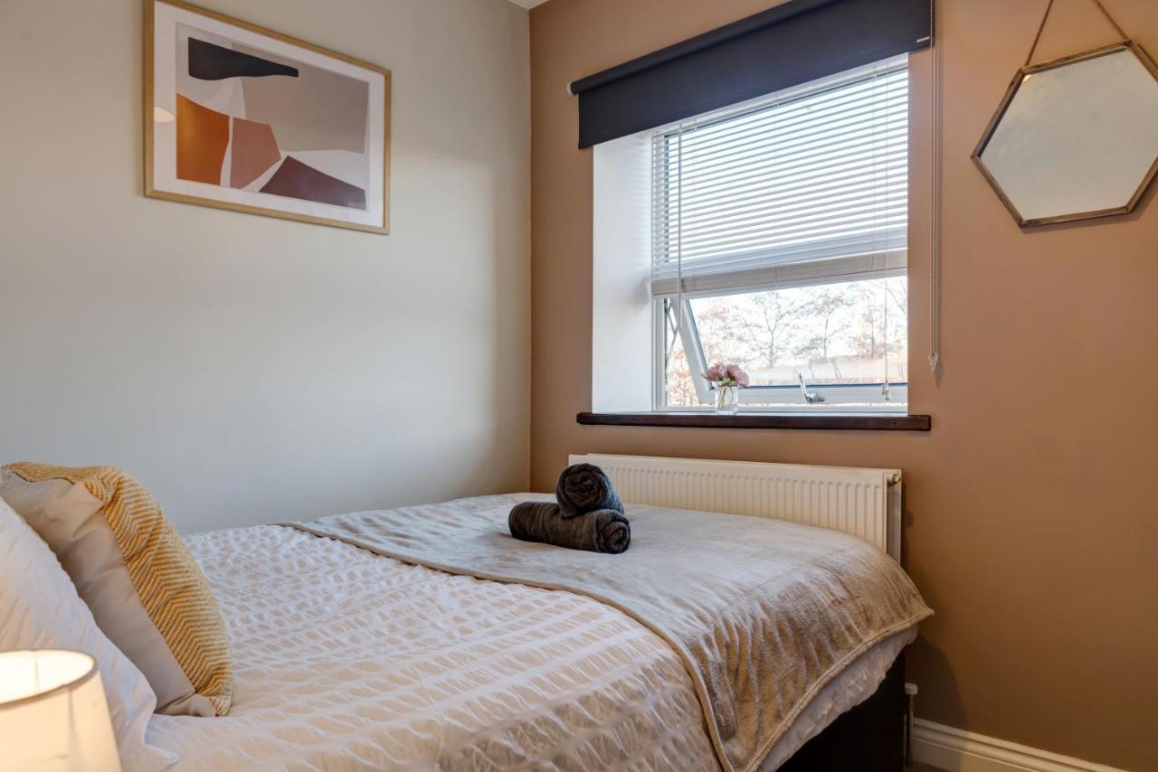 Cosy 2 Bed Home Chesterfield Bagian luar foto